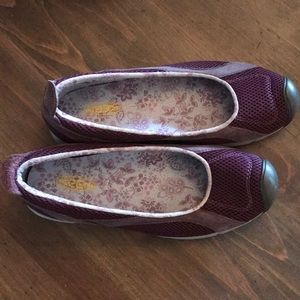 Keen slip ons!! Size 9.5
